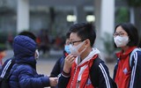 Hà Nội: Học sinh được đo nhiệt độ, sát khuẩn tay trước khi vào lớp học